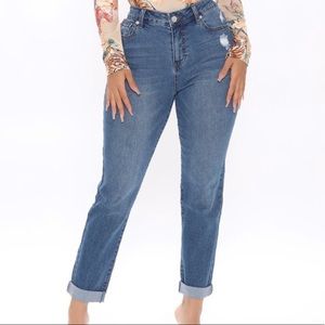NWT Fashion Nova Girlfriend Jeans